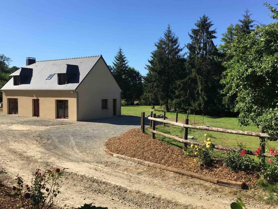 Vila Gite De La Poupardiere, Maison De Campagne En Bordure De Riviere - 2 Nuits Minimum Les Cresnays Exteriér fotografie